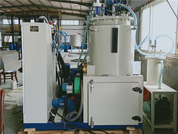 聚氨脂弹性体浇注机2